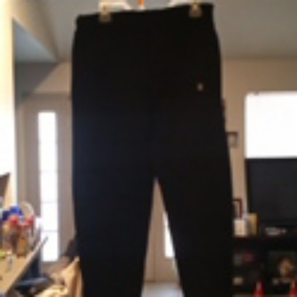 I'm selling a nice akademiks sweat pants - Picture 4 of 4